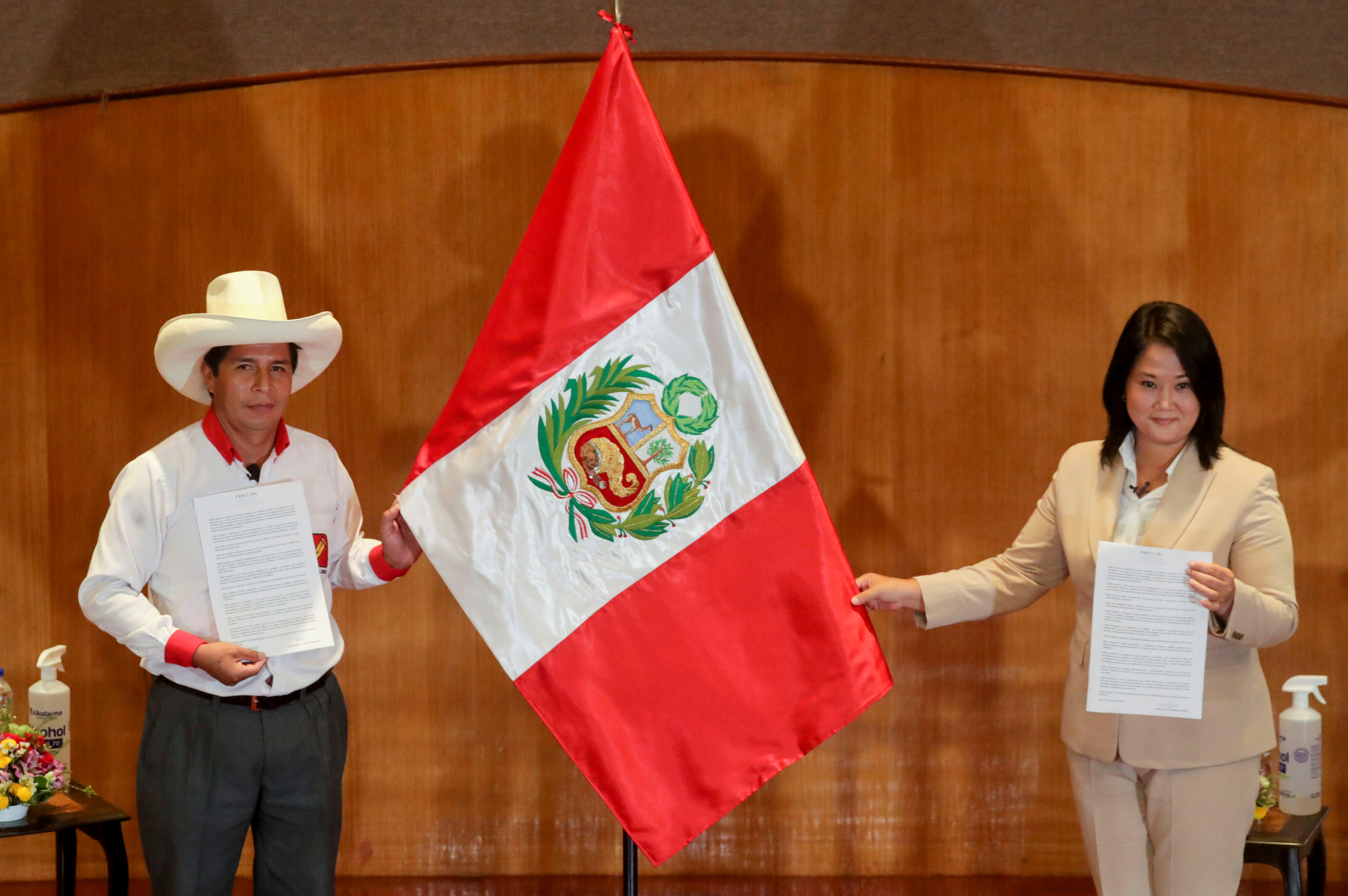 Con 99,1% de las actas contabilizadas, Castillo tiene ventaja con 50,20%; Fujimori 49,79%