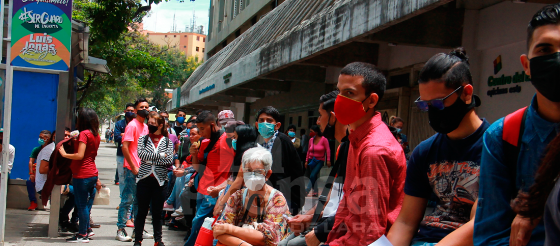 En Lara, ciudadanos pernoctan en el Saime para poder tramitar documentos