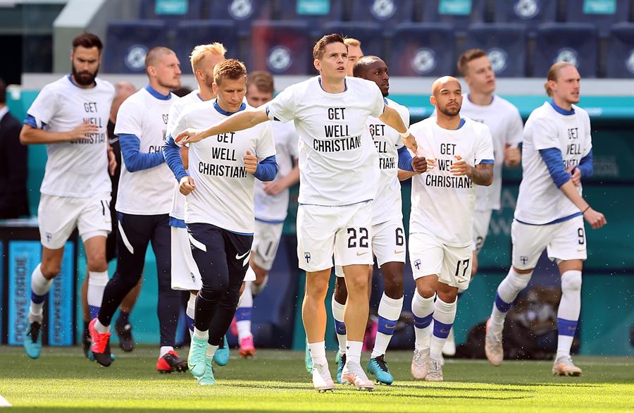 Finlandia desea en sus camisetas una pronta recuperación a Eriksen