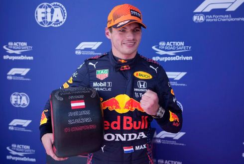 Max Verstappen logra la pole en GP de Estiria tras áspero cruce con Hamilton