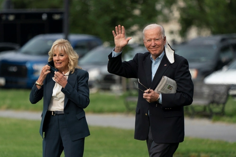 Biden llegó al Reino Unido en la primera escala de su viaje a Europa