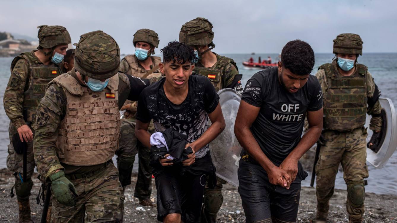 La Eurocámara condena a Marruecos por la avalancha migratoria sobre Ceuta