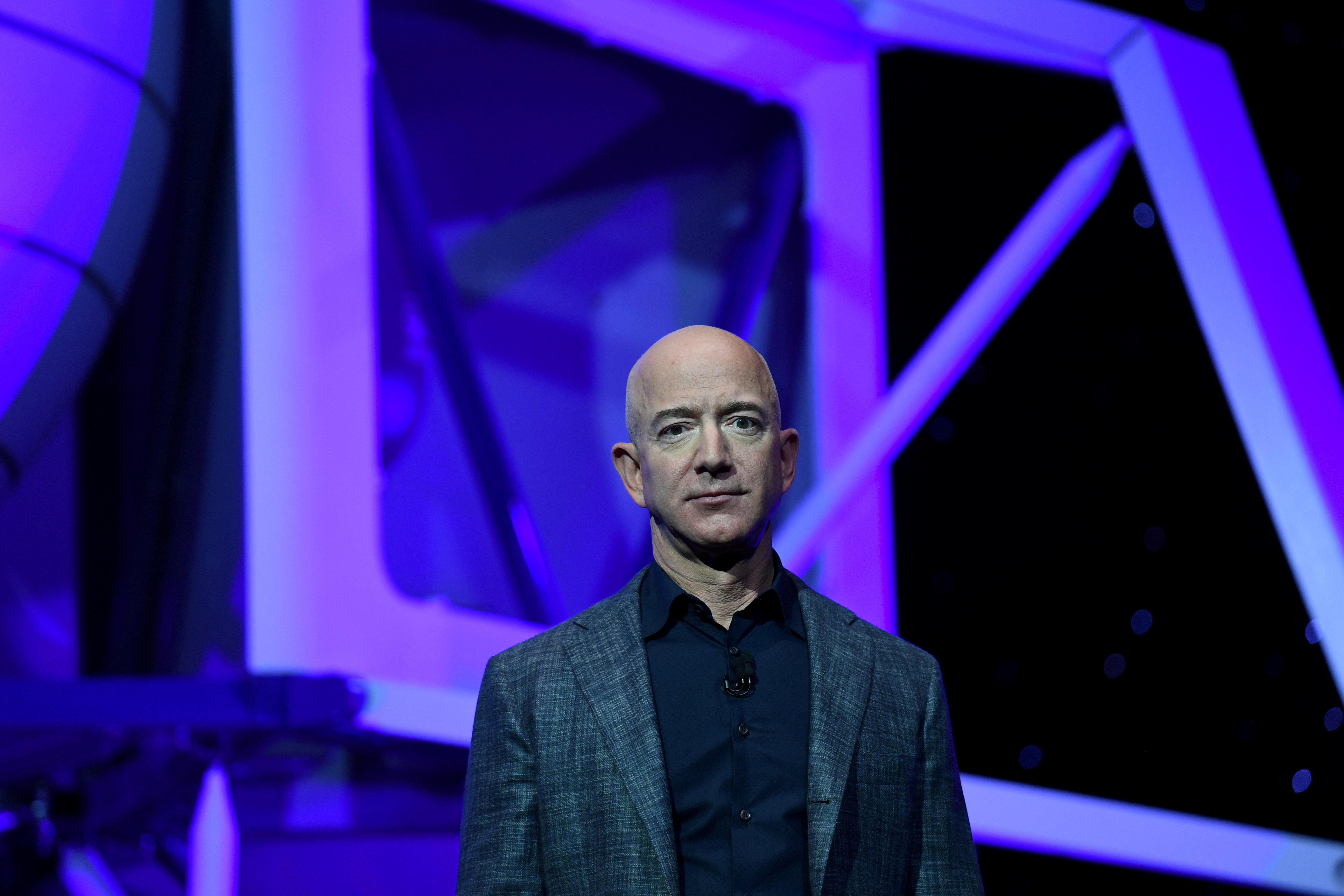 Jeff Bezos vuelve a superar a Elon Musk como el hombre más rico del mundo