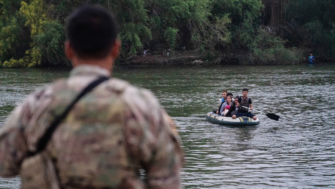 Gobernadores de EEUU envían militares a la frontera con México para atender la crisis migratoria