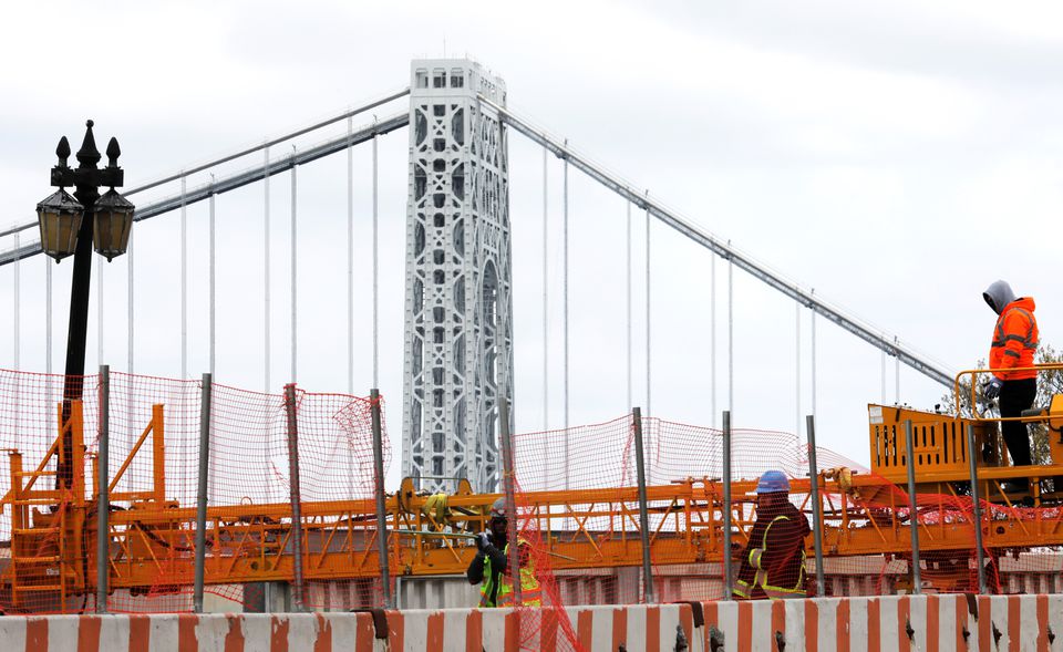 Schumer podría impulsar el debate sobre infraestructura en el Senado de EEUU esta semana