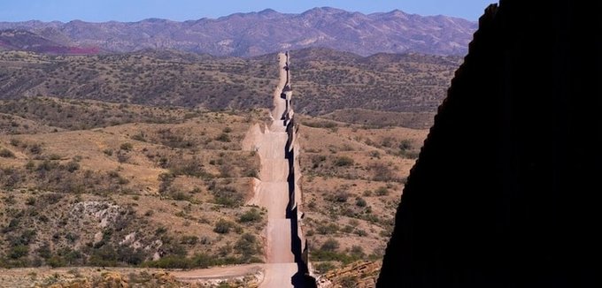 Calor extremo, una de las amenazas que enfrentan los migrantes en el desierto para entrar a EEUU