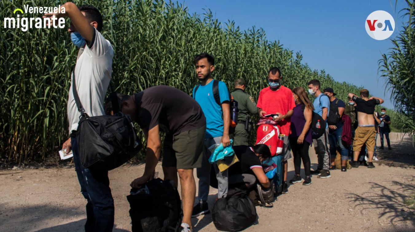 Del Río: Un pueblo de Texas abrumado por el súbito aumento de la inmigración irregular (Videos)