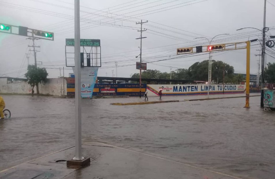 Así se encuentra la Intercomunal Turmero-Maracay tras fuertes lluvias este #2Jul (FOTO)