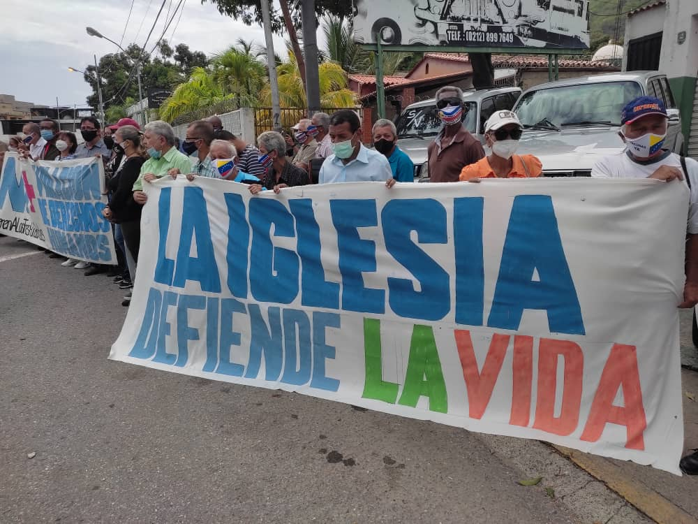 EN IMÁGENES: Varguenses exigieron al régimen la liberación de los activistas de FundaRedes #9Jul