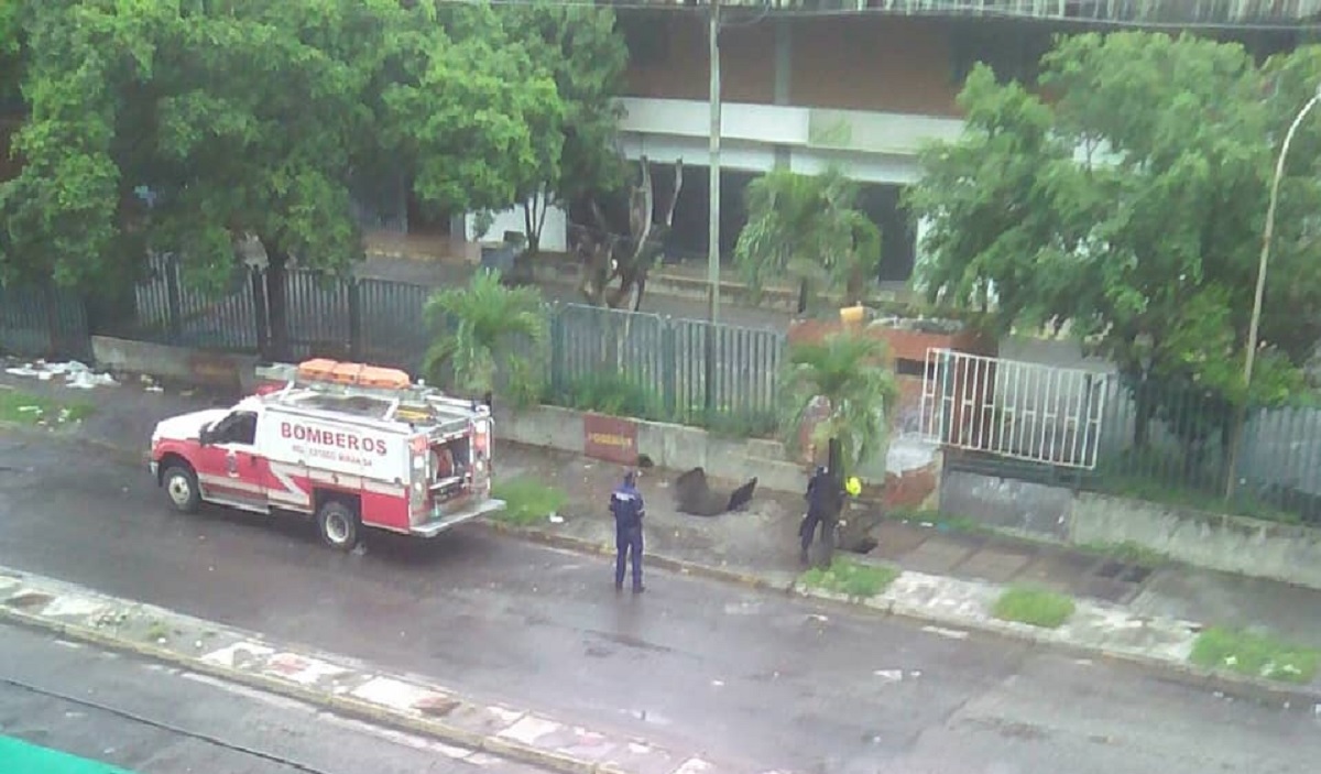 Explosión de tanquilla dejó sin electricidad por varias hora a habitantes de Guarenas