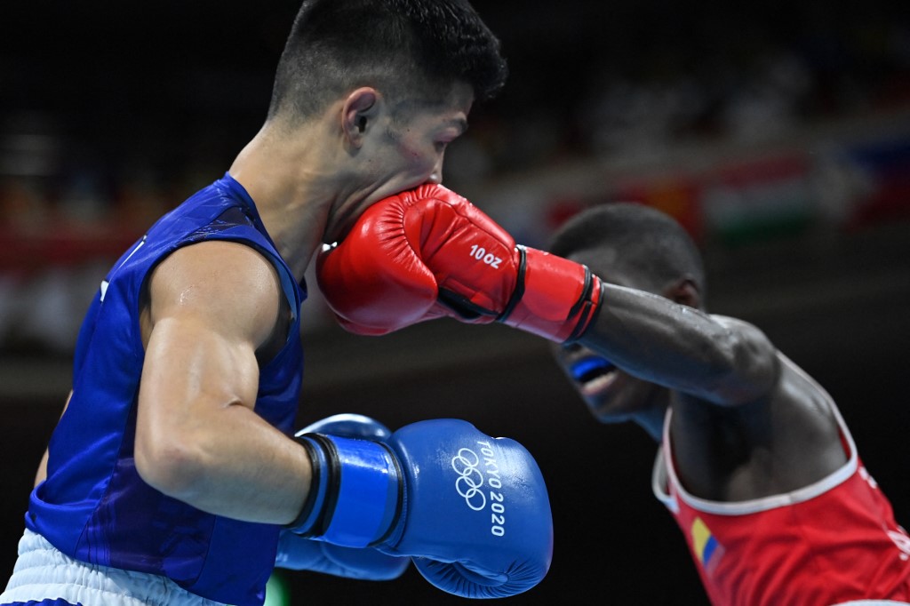 Polémica en Tokio: Boxeador colombiano Yuberjen Martínez dejó en silla de ruedas a su rival japonés… ¡Y perdió la pelea!