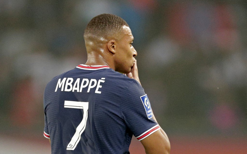 PSG aceptaría 220 millones de euros por Mbappé, según Le Parisien