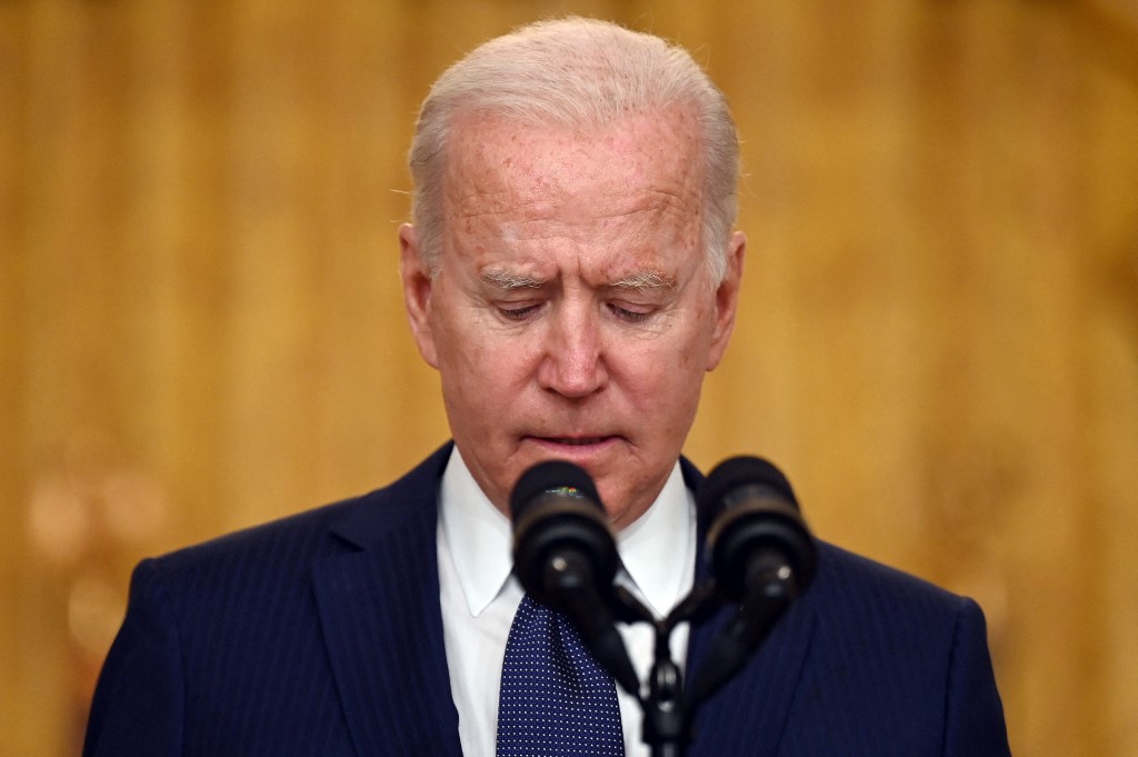 Biden dejó escapar una “larga” flatulencia delante de la duquesa de Cornualles en cumbre climática