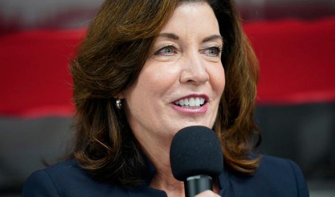 Quién es Kathy Hochul, sucesora de Cuomo que será la primera gobernadora de Nueva York