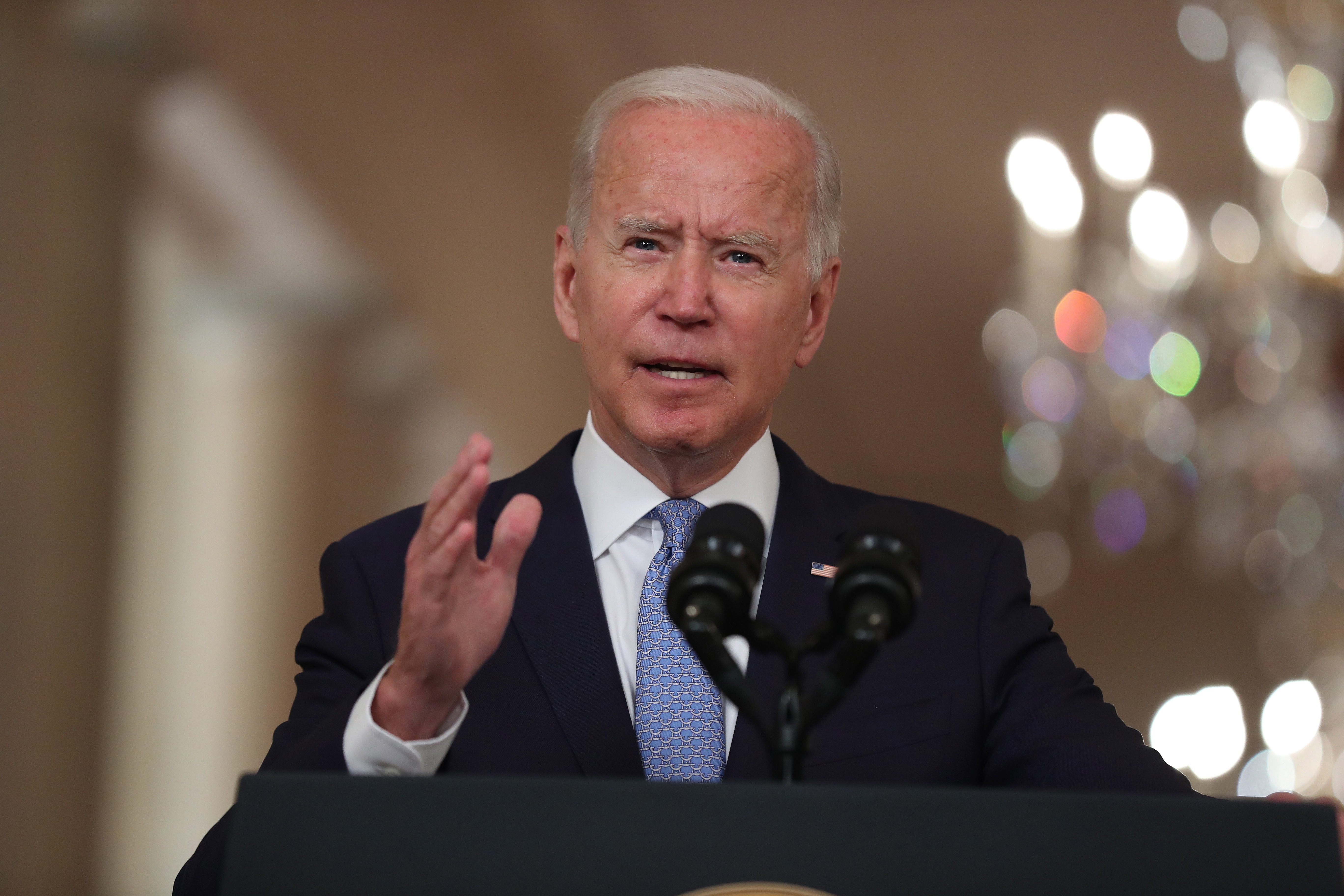 Biden cree que China negociará un acuerdo con los talibanes