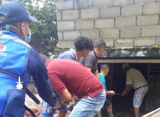 EN FOTOS: Continúan las labores de búsqueda por parte de los bomberos en Tovar este #27Ago