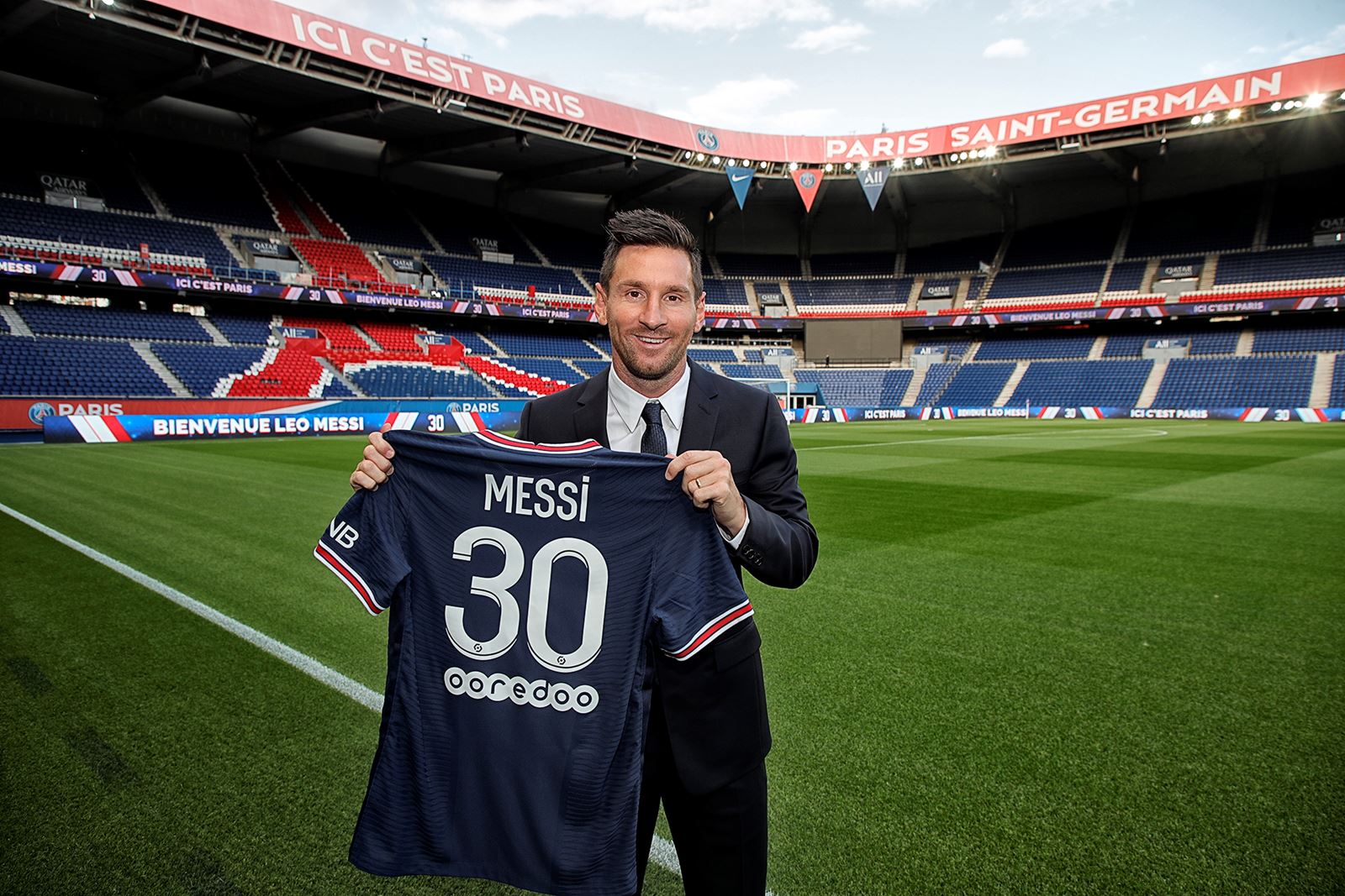 El IMPRESIONANTE monto recaudado en un día por el PSG con la venta de camisas de Messi