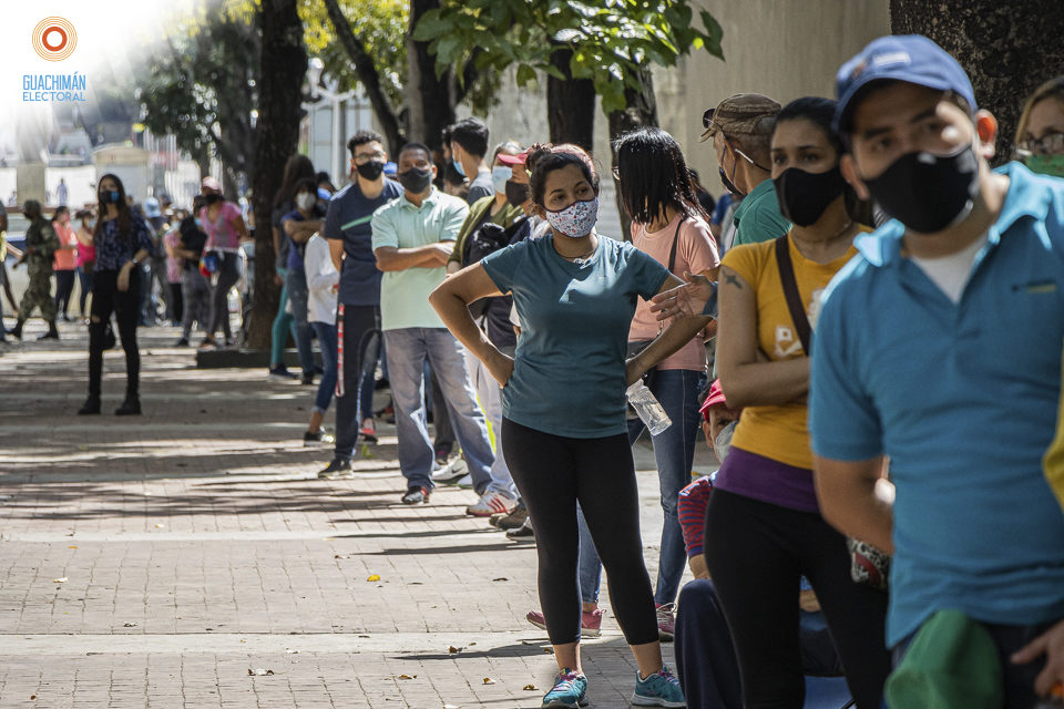 Coacción, ventajismo, trifulcas y lentitud: Así se registraron las cuestionadas primarias del Psuv