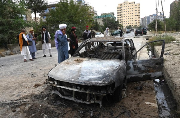 Ataque con cohetes contra el aeropuerto de Kabul: Los terroristas utilizaron este automóvil lanzamisiles