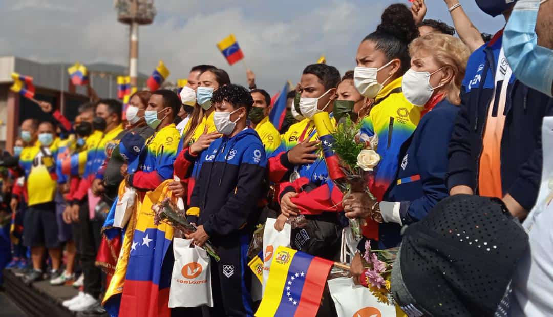 Medallistas olímpicos venezolanos aterrizan en el país tras conquistar Tokio (Imágenes)