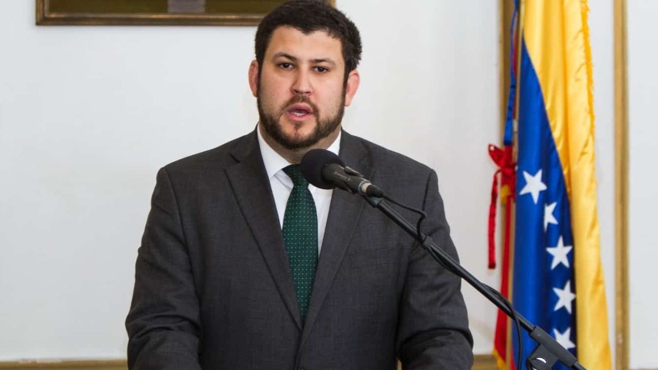 La mitad de los migrantes venezolanos son irregulares, según David Smolansky