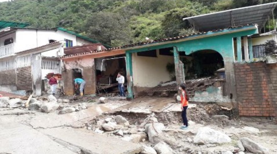 Contingente de la Guardia Nacional se traslada a Tovar tras las recientes lluvias