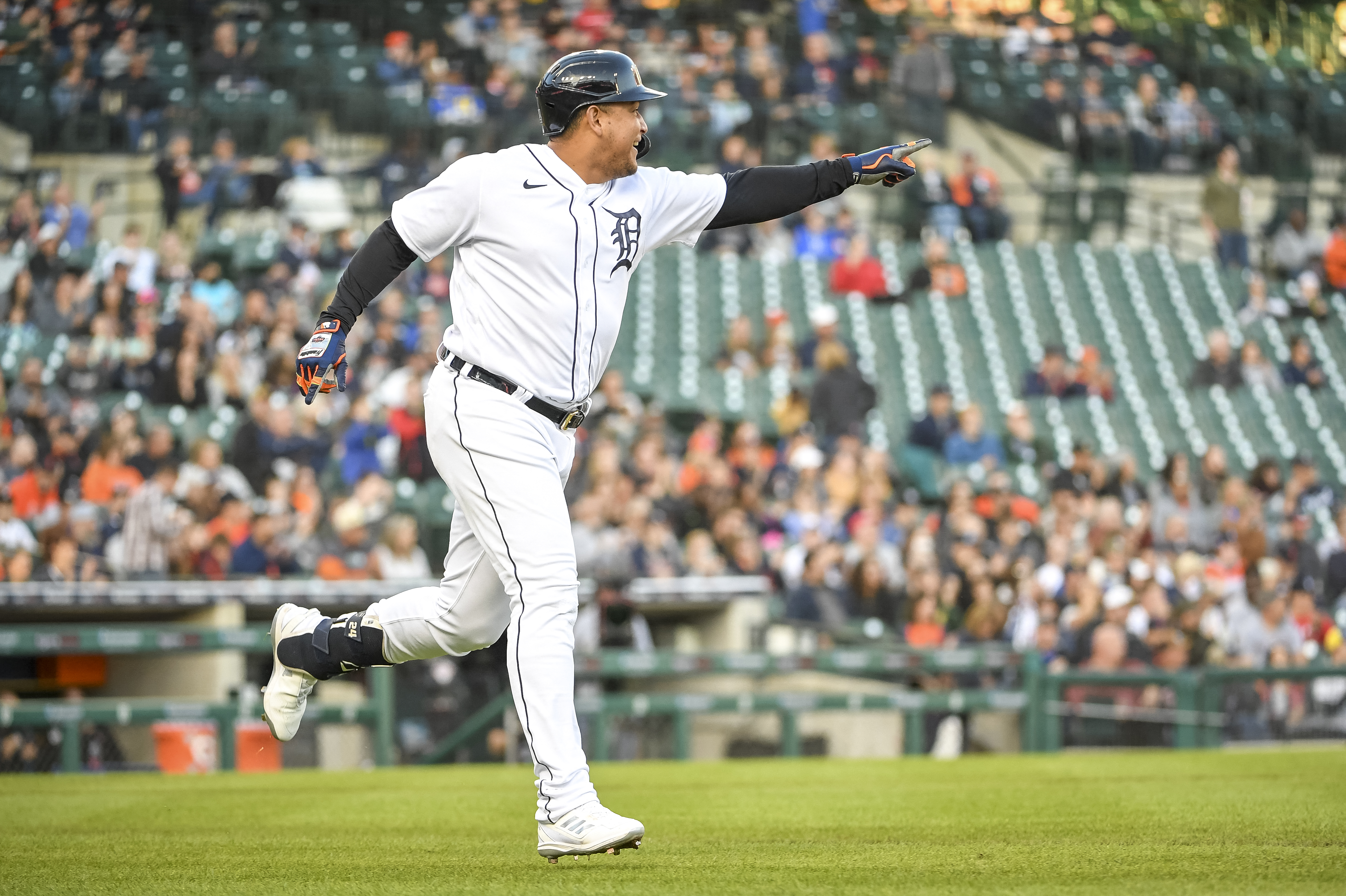 Miguel Cabrera pegó un hit clave en su camino al “Club de los 3.000” (Video)