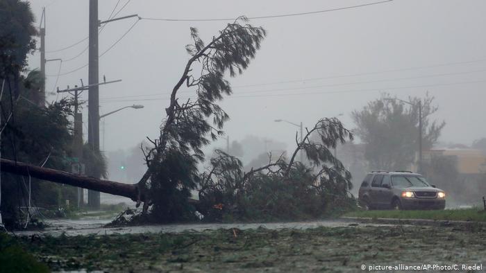 El Salvador decreta alerta roja en tres municipios que están en alto riesgo por las fuertes lluvias