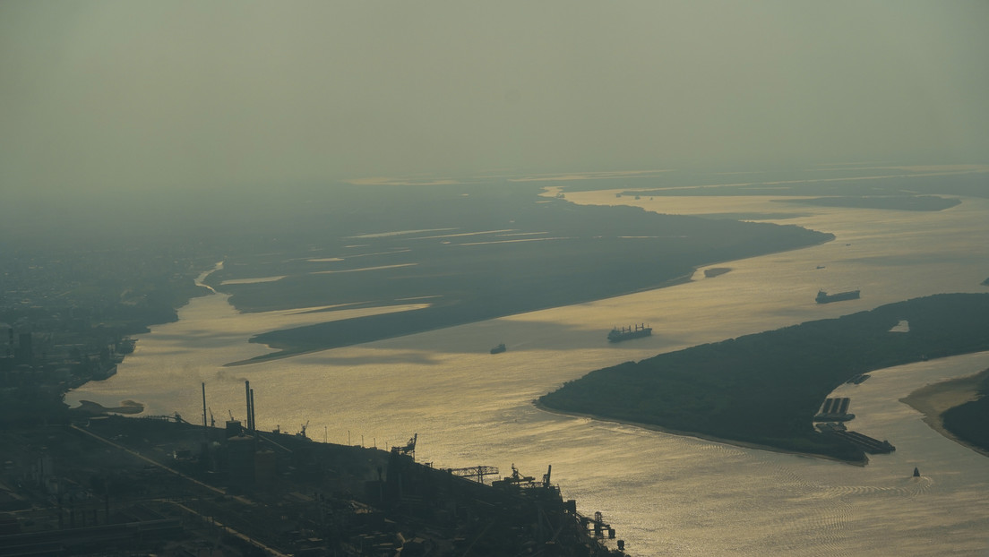 Una provincia de Argentina se declara en “emergencia hídrica” por la sequía histórica en el río Paraná (VIDEO)