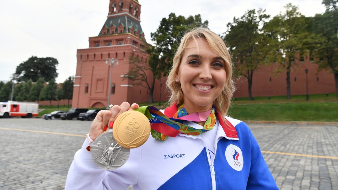 Devuelven las medallas olímpicas robadas a la tenista rusa Elena Vesniná junto con una nota de disculpa y una caja de bombones