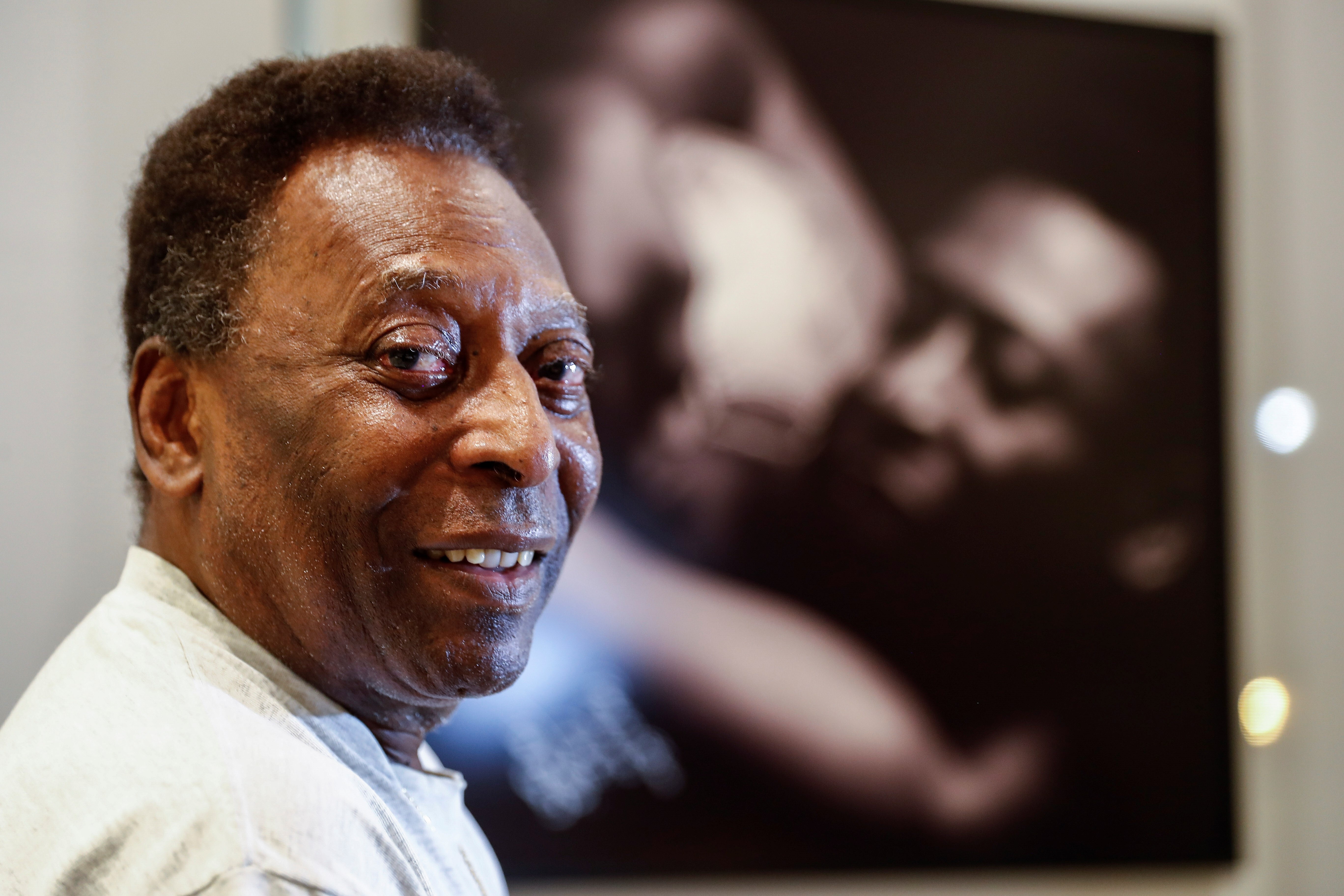 Pelé sufre una infección urinaria durante su hospitalización en Sao Paulo