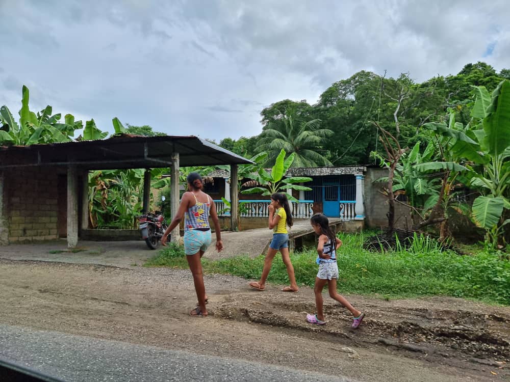 De Caracas a Puerto La Cruz: Troncales abandonadas y paraderos turísticos en ruinas (Fotos)