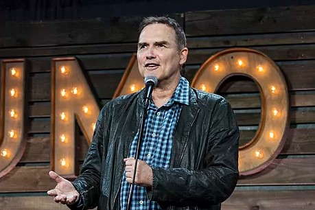 Muere Norm MacDonald, cómico de Saturday Night Live y guionista de Roseanne