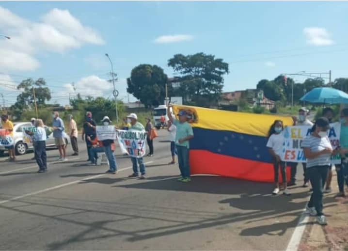 Habitantes en Ciudad Guayana siguen padeciendo ante la escasez de agua