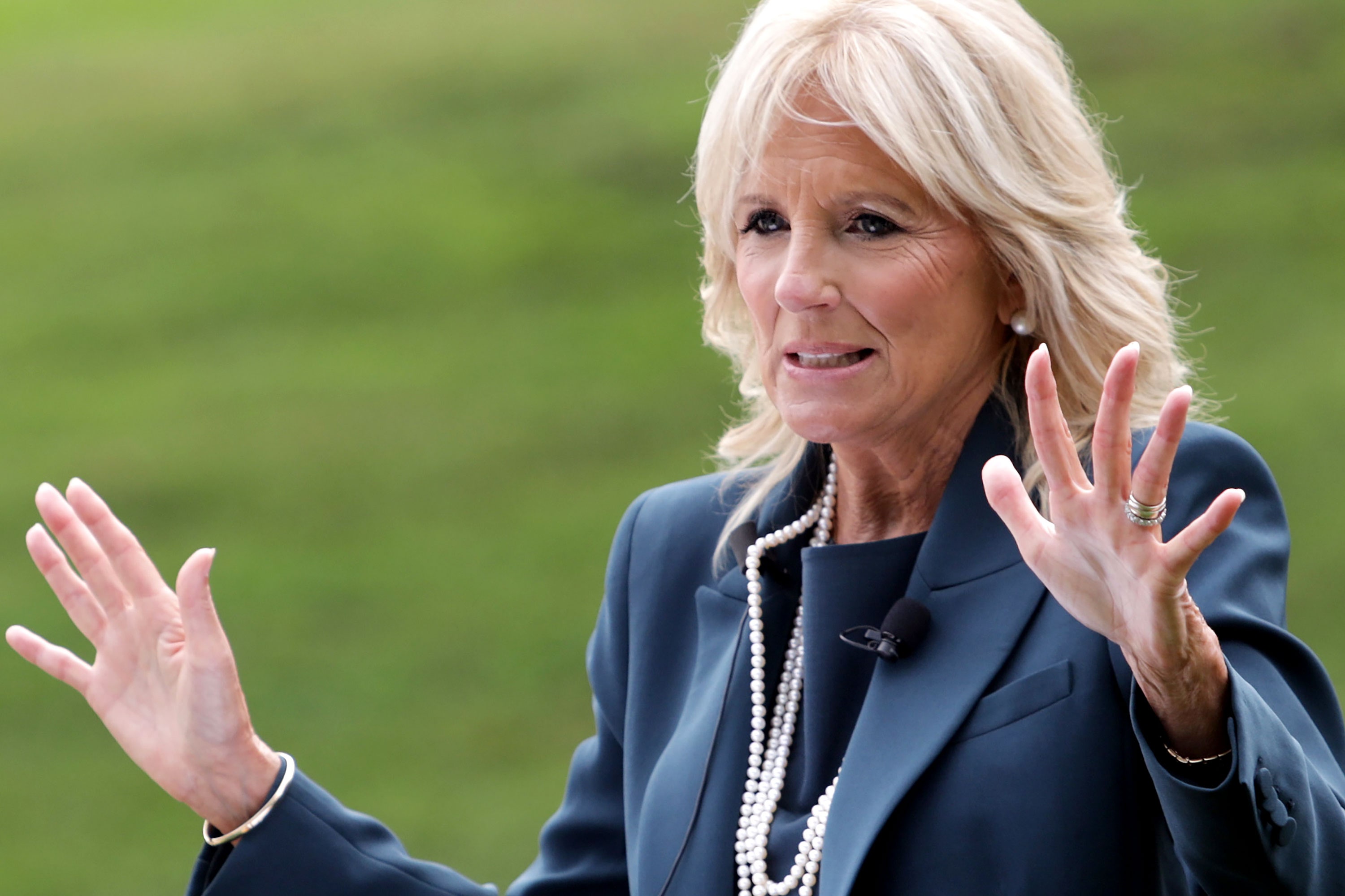 Jill Biden hace historia al regresar a su trabajo pese a ser la primera dama (Video)