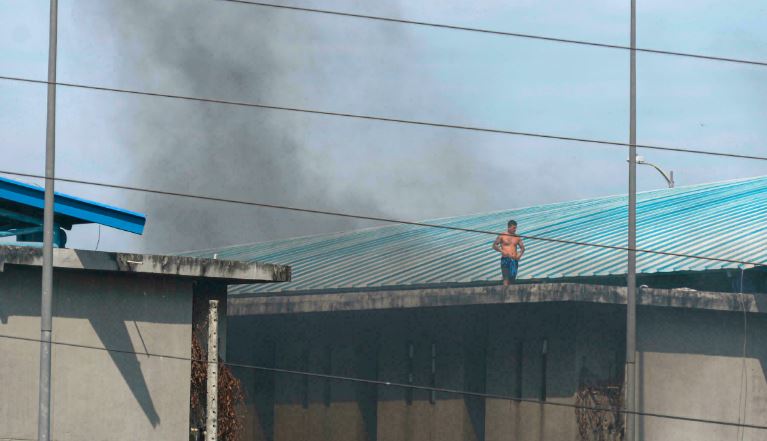 Aumentaron a 118 los muertos tras motín en cárcel de Ecuador