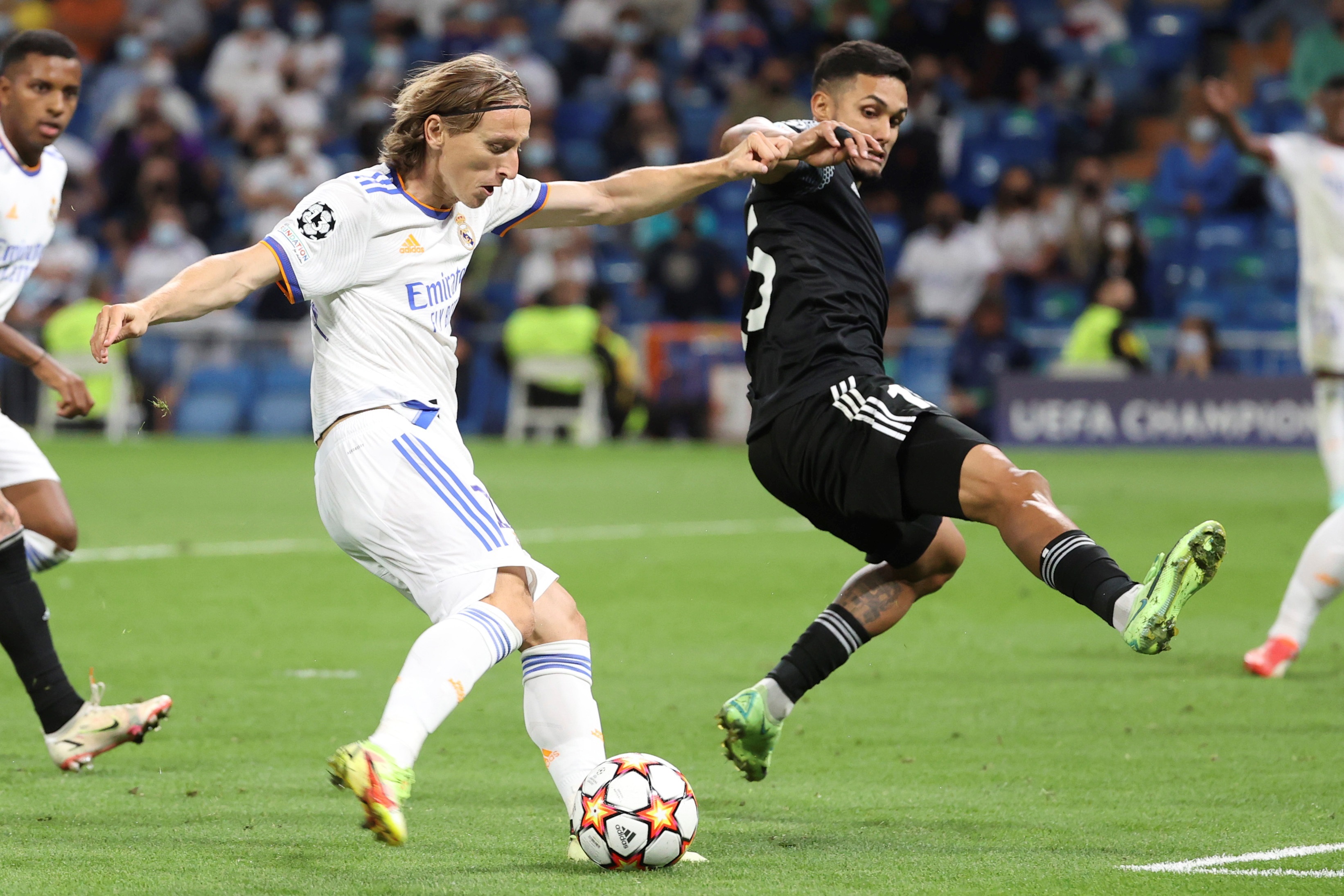 Revelan sus rutinas antes de un partido: La Biblia de Alaba o el beso de Modric a sus espinilleras