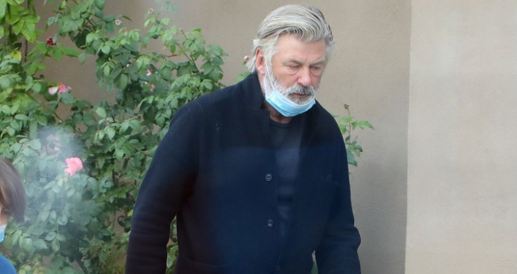 Alec Baldwin se retiró de la actuación tras accidente en el rodaje de Rust