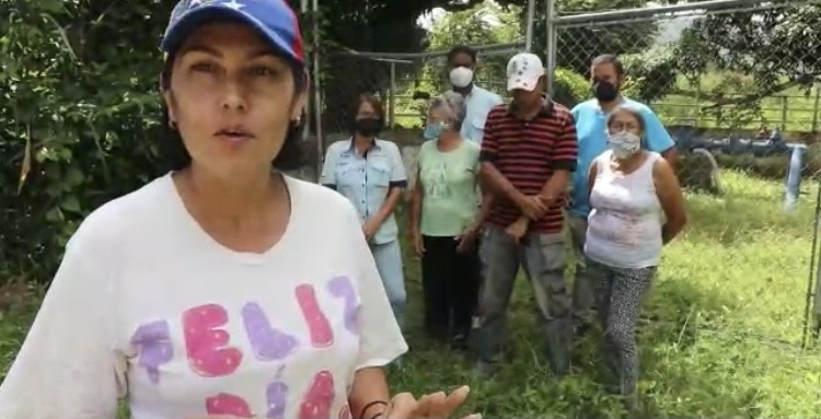 Habitantes del sector Guacamaya en Aragua “son camellos”: Llevan más de cinco años sin agua potable (VIDEO)