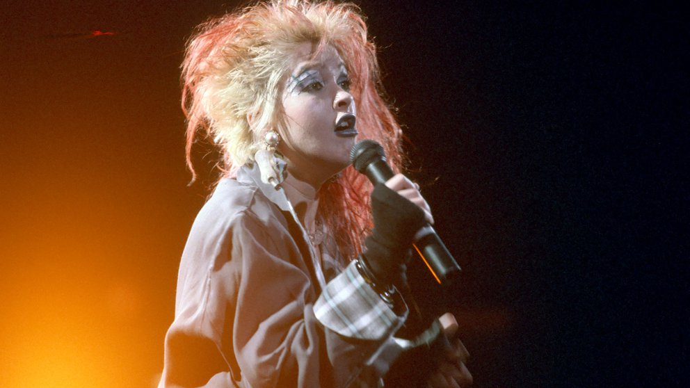 Cyndi Lauper: Una violación, el éxito inesperado y el escándalo por una canción sobre la masturbación