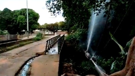 En Ciudad Bolívar se pierden miles de litros de agua, mientras algunos sectores están secos (FOTO)