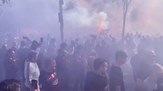 En VIDEO los fanáticos del Barcelona en los alrededores del Camp Nou