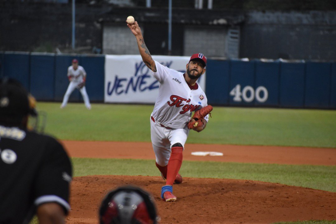 Los Bravos pudieron encontrar el camino para vencer a Los Tigres en Maracay