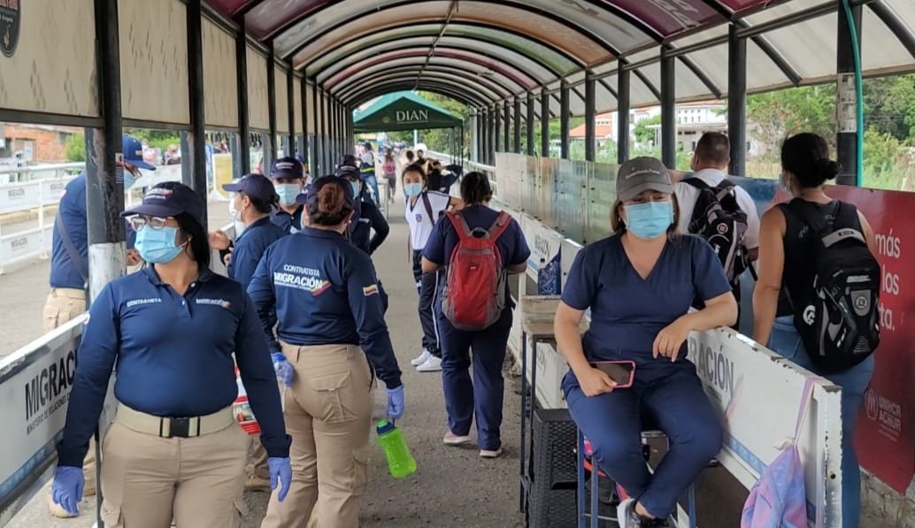 El paso peatonal por el puente internacional Simón Bolívar se dio con normalidad este #27Oct