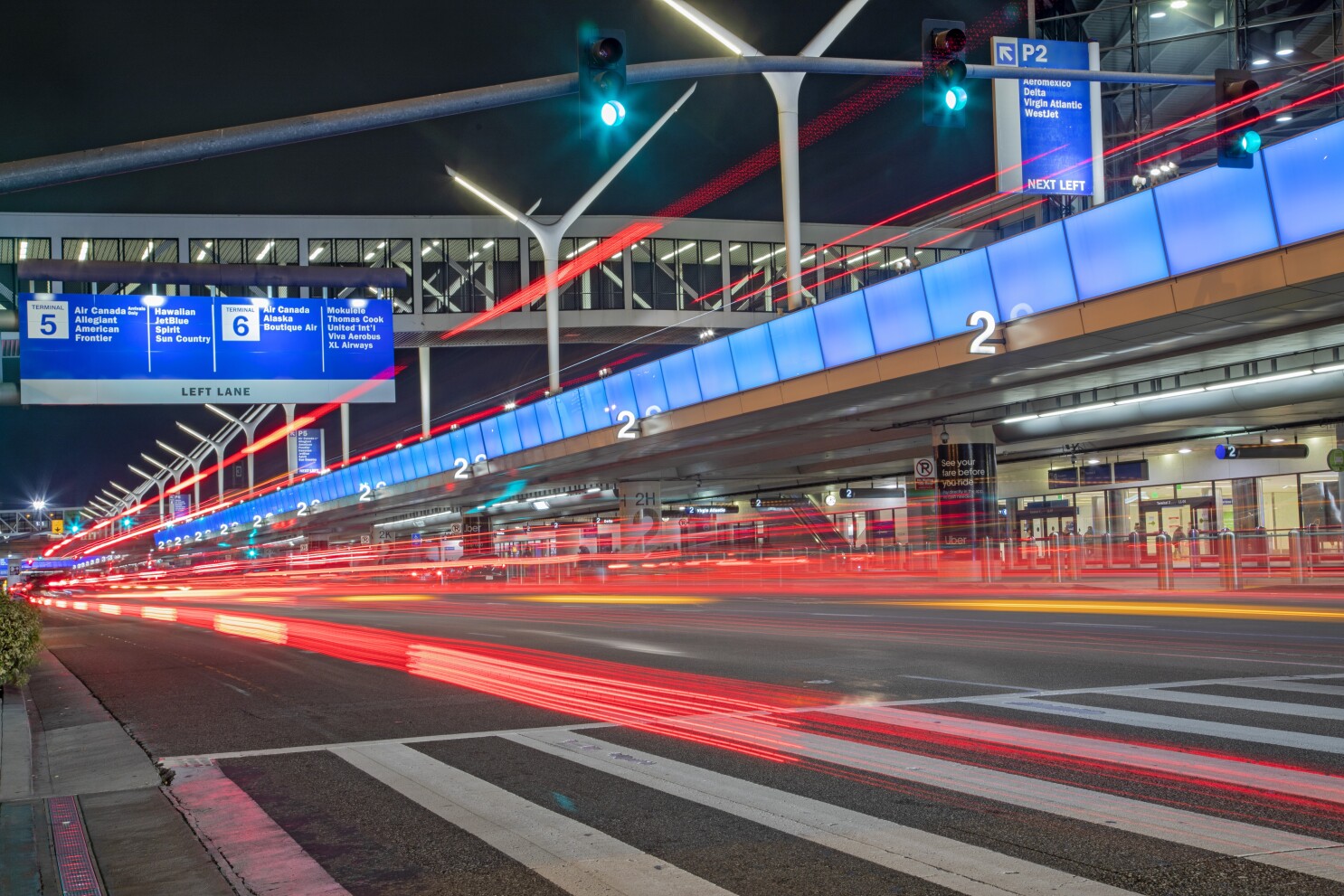 Así fue el cierre del Aeropuerto Internacional de Los Ángeles tras recibir una alerta de seguridad (VIDEOS)