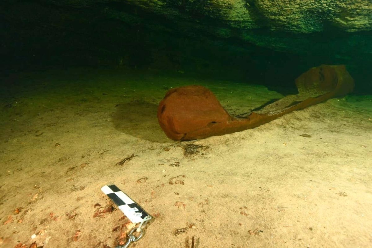 Hallaron una canoa maya prehispánica de unos mil años de antigüedad en el sur de México (FOTO)