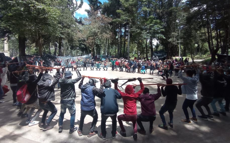 Indígenas desplazados por violencia tomaron el Parque Nacional de Bogotá