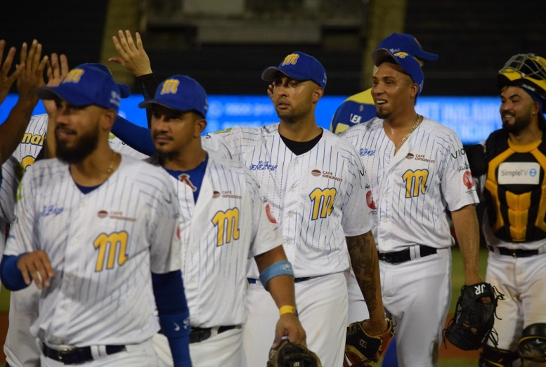 Navegantes llegó a buen puerto tras toma y dame con Tigres