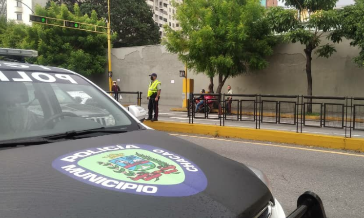 Joven resultó arrollado por una camioneta en Los Palos Grandes este #6May (Video)