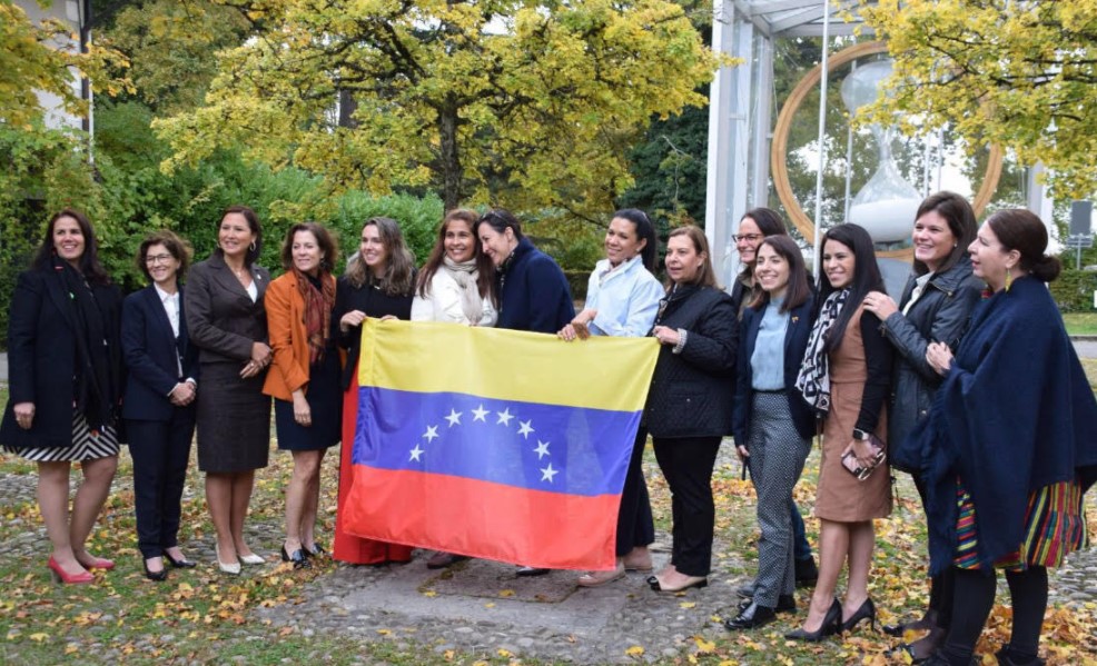 Líderes venezolanas buscan ampliar los espacios de participación de las féminas